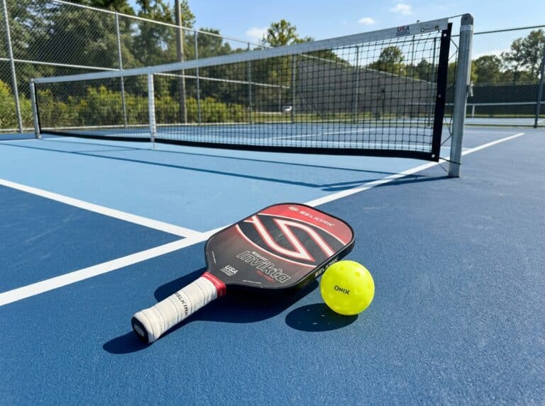 mid weight pickleball paddle