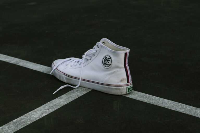 court shoe